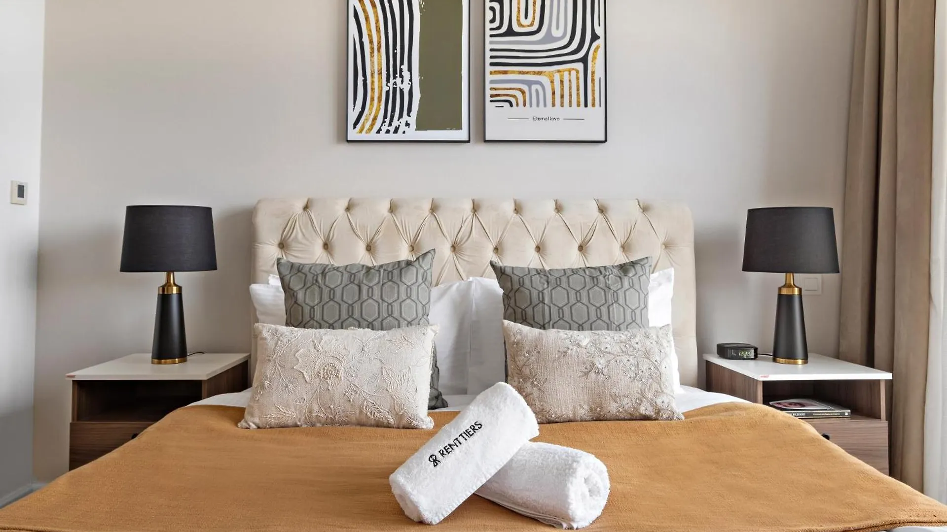 Renovated Luxe Bay Central Dubai Marina Apartment